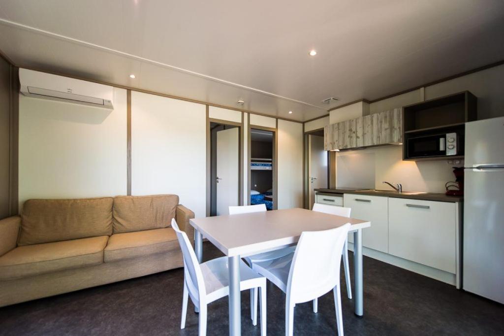 Camping Les Hautes Prairies 루르마랭 외부 사진